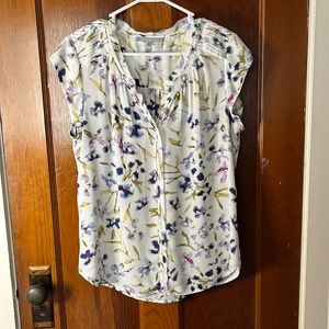 Short sleeve women’s blouse white with floral design